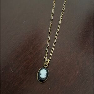 Elegant Gold Cameo Pendant Necklace